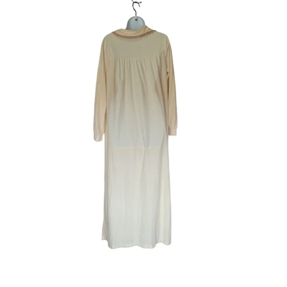Danielle Night Gown Womans M Vintage Lace Trim Beige Button Front‎ Long Sleeve